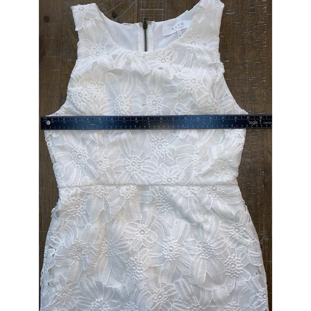 ASTR THE LABEL White Floral Lace Mini Dress Scalloped Hem Bridal Shower Large